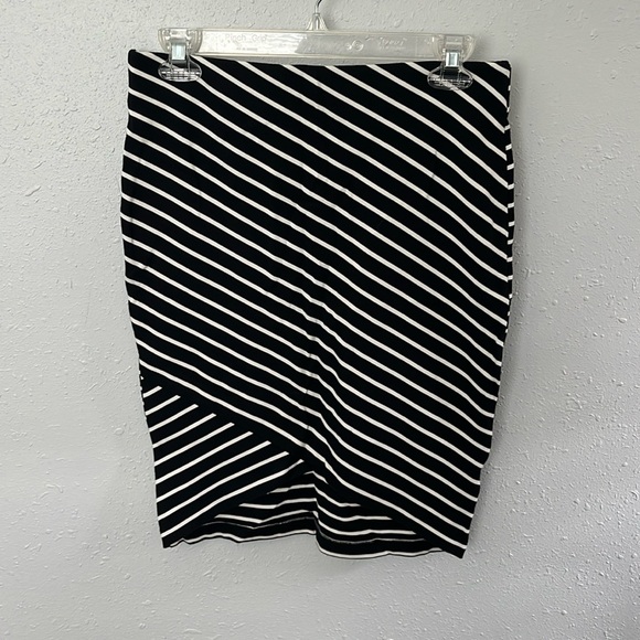 METALICUS Skirt - Picture 1 of 3